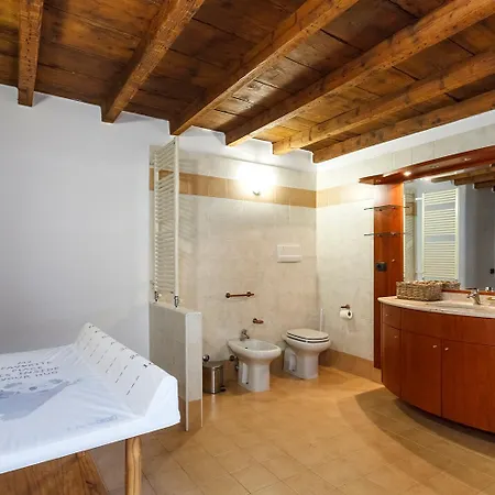 Con Travi A Vista Apartment *