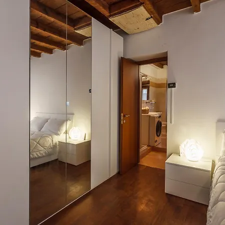 Con Travi A Vista Apartment *