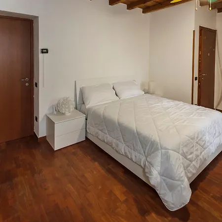 Apartament Con Travi A Vista Bergamo