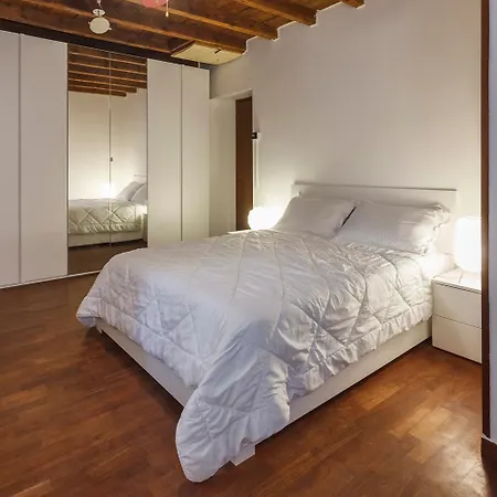 Apartament Con Travi A Vista